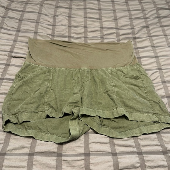 Maternity linen shorts - Picture 2 of 3